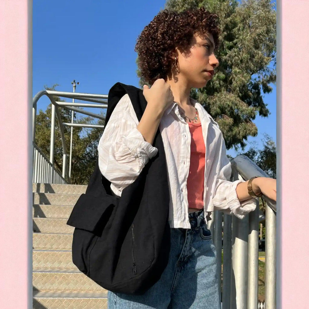 Black Curvy Shoulder Bag - Fithoehub