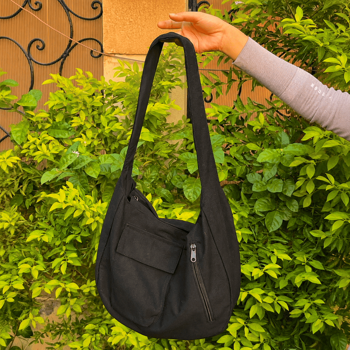 Black Curvy Shoulder Bag - Fithoehub